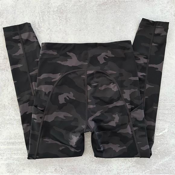 Athleta Ultimate Camo 7/8 Tight Gym Run Studio Training Stash Pocket Legging XS - Picture 8 of 10